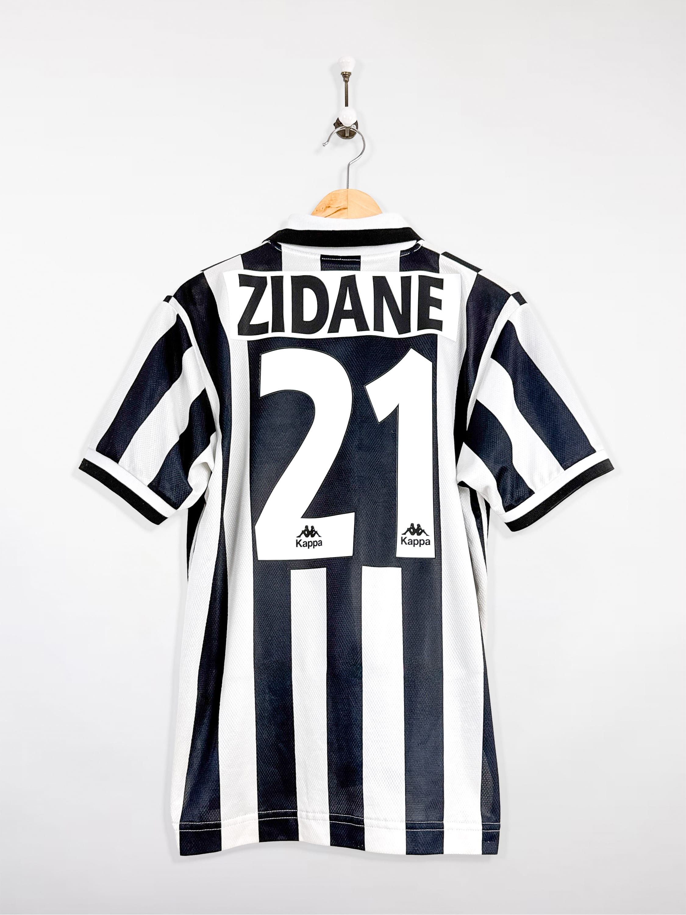 Maillot Zidane Juventus Away 1996/97 – Signé – Taille L – Kappa – Neuf Avec Défauts