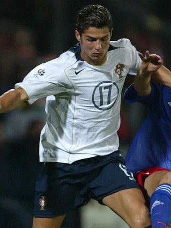 Portugal 2004 Away (L) RONALDO #17