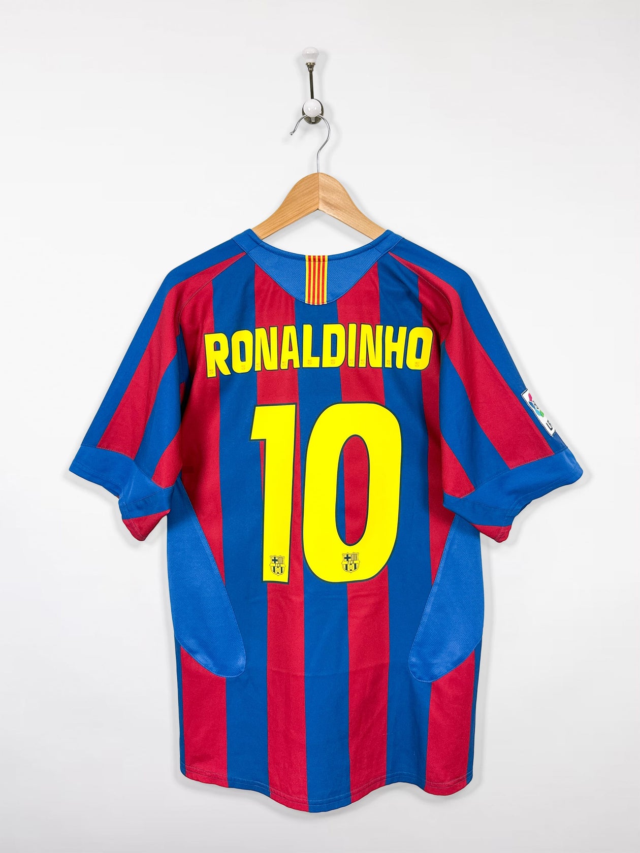 Maillot vintage extérieur Barcelone 2005/2006 - Ronaldinho