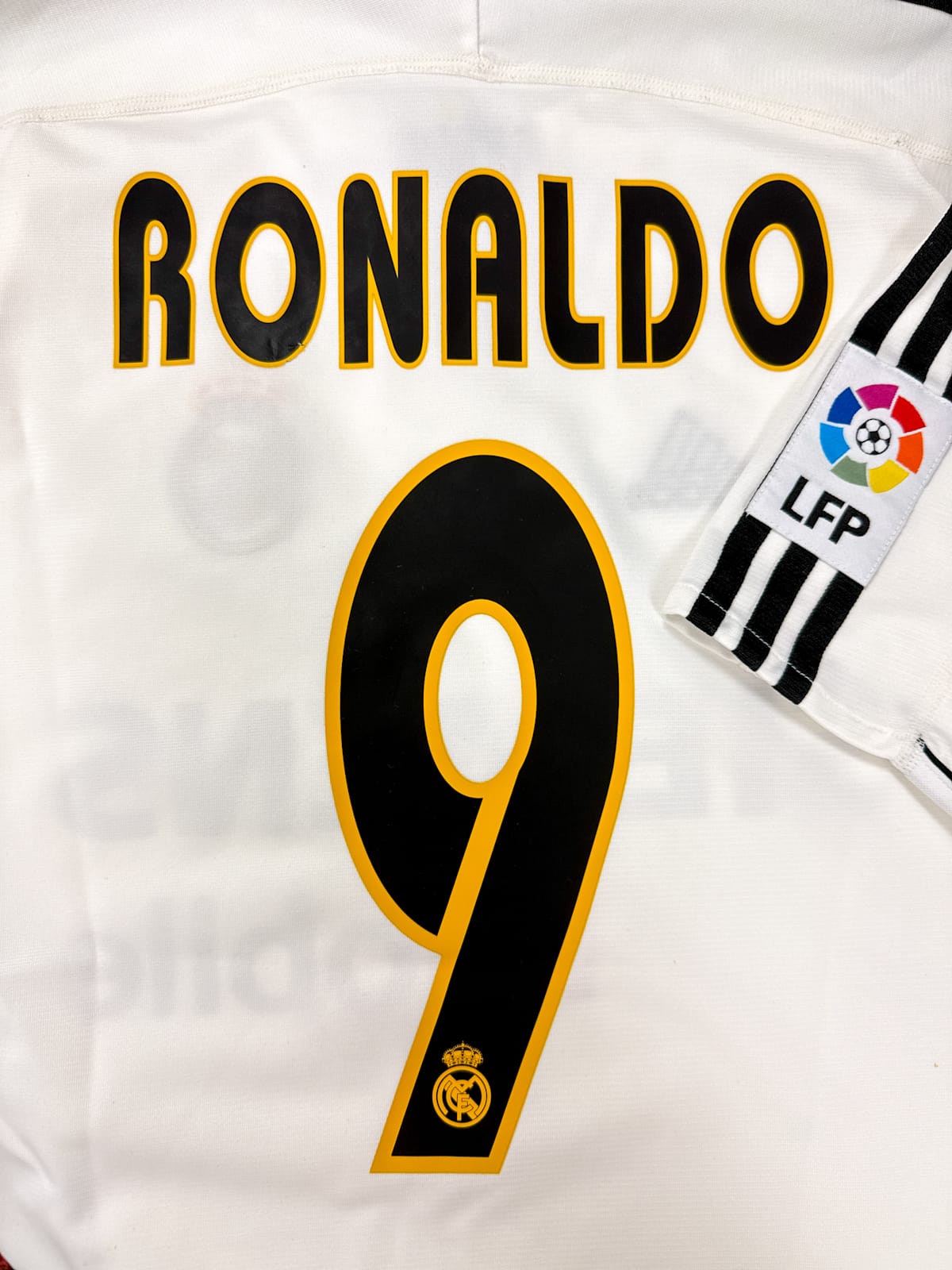 Real Madrid 2003/04 Home (S) RONALDO #9