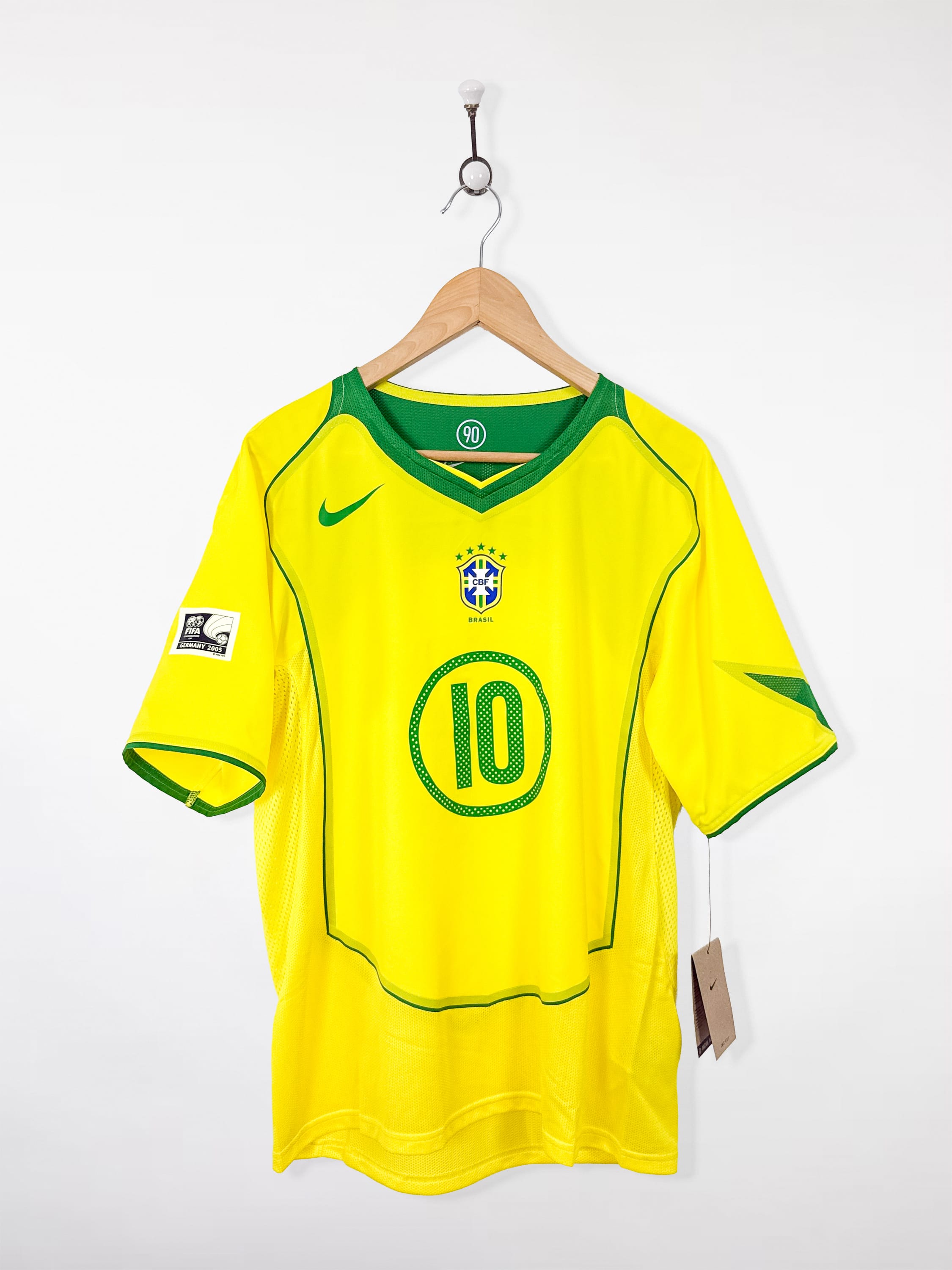 Brazil 2004 Home (L) RONALDINHO #10 – Player Issue