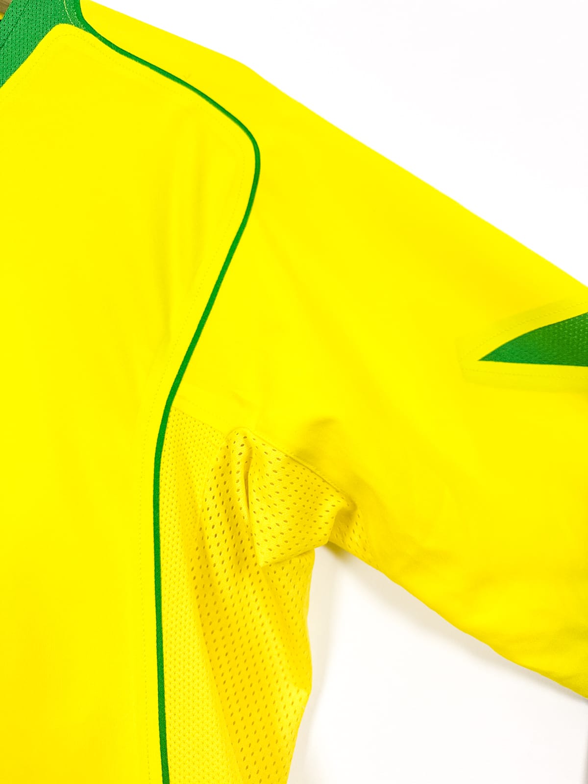 Brazil Limted Edition 2004 RONALDO #9 – Nike T90 Player Issue