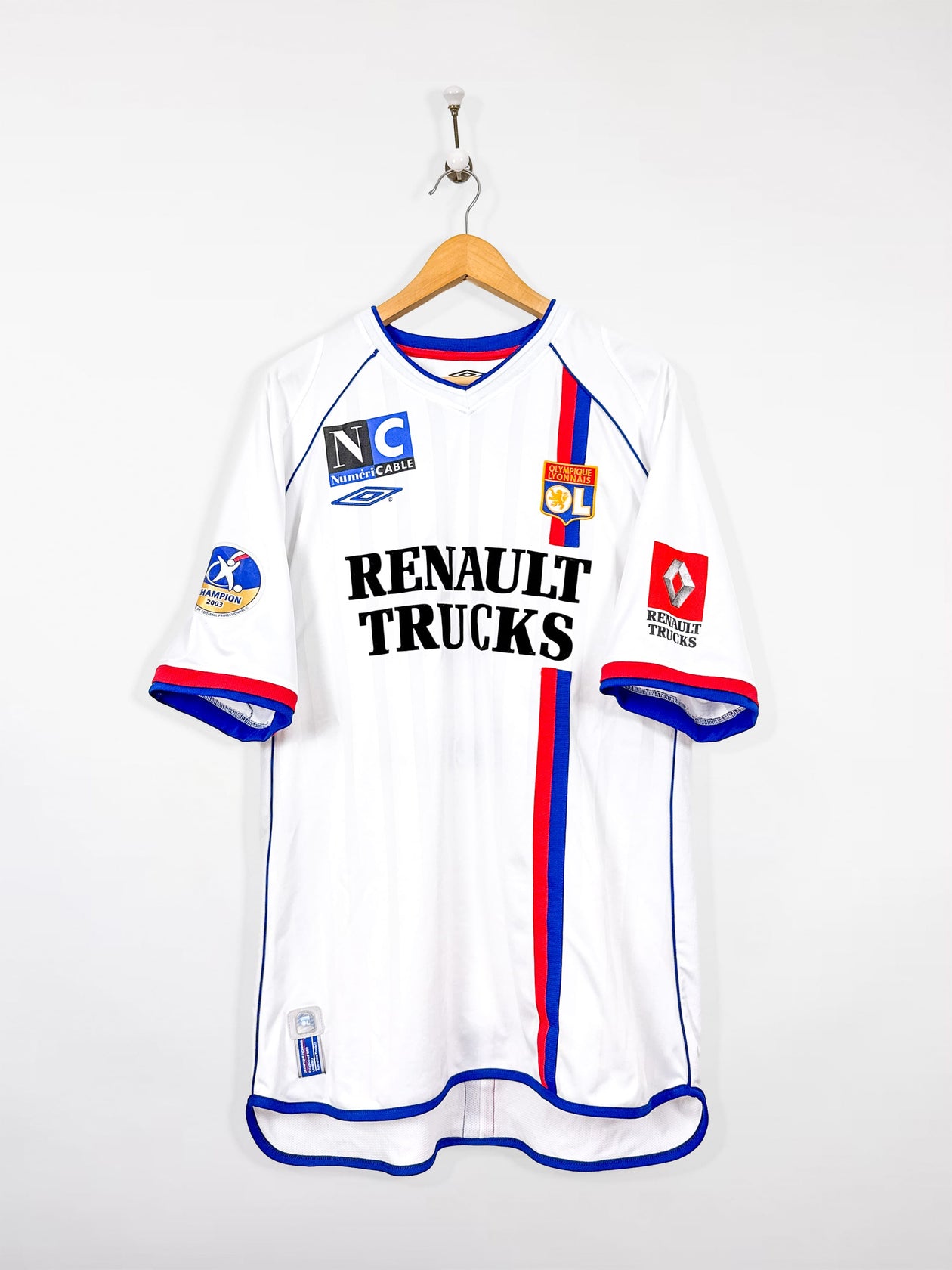 Maillot adidas Olympique lyonnais 20/21 Troisième - Bleu mystère/Jaune - Maillots et tenues officiels homme | Pro:Direct Soccer Maillot adidas Olympique lyonnais 20/21 Troisième - Bleu mystère/Jaune - Maillots et tenues officiels homme | Pro:Direct Soccer
