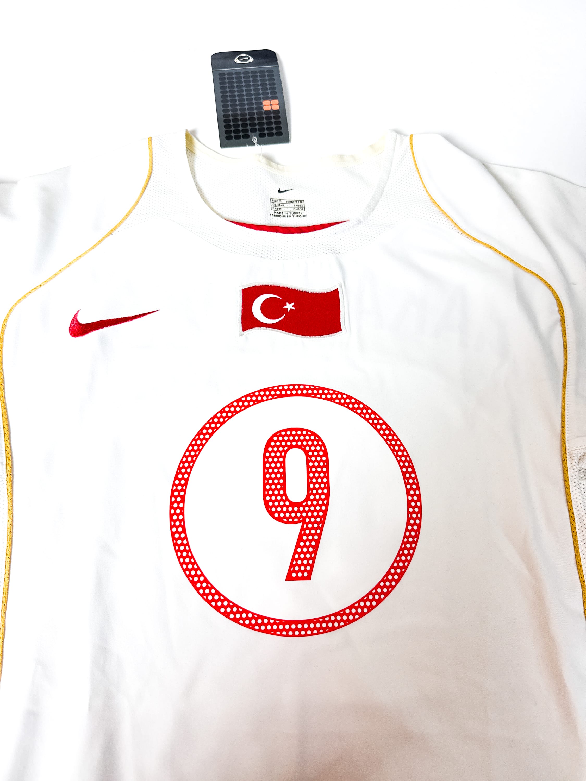 Maillot Turquie 2004 Away (M) HAKAN ŞÜKÜR #9 – BNWT