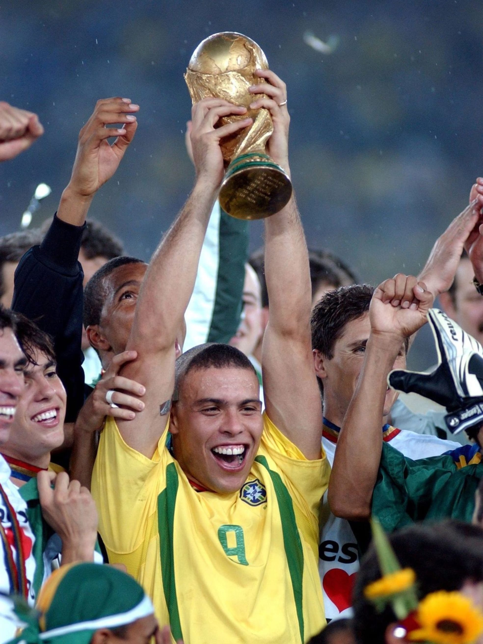 CBF Brésil 2002 Home (M) RONALDO #9