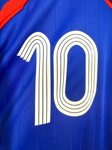 Maillot extérieur blanc floqué Zidane EDF (Coupe du Monde 2006) – Vintage Football Area Maillot extérieur blanc floqué Zidane EDF (Coupe du Monde 2006) – Vintage Football Area