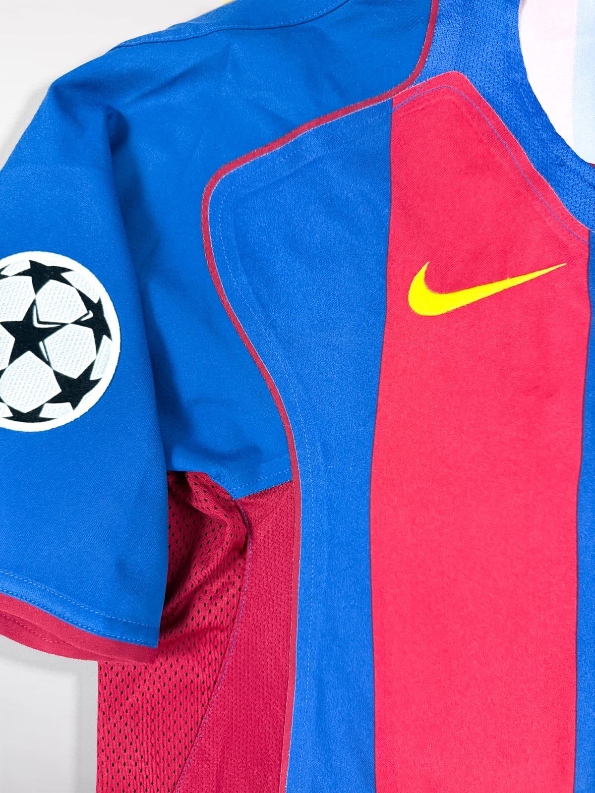 FC Barcelona 2004/05 Home (L) RONALDINHO #10 – Player Issue