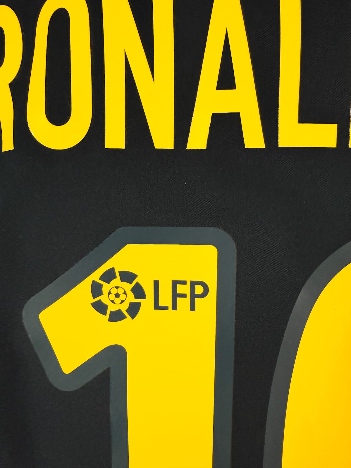 FC Barcelona 2003/04 Third (S) RONALDINHO #10