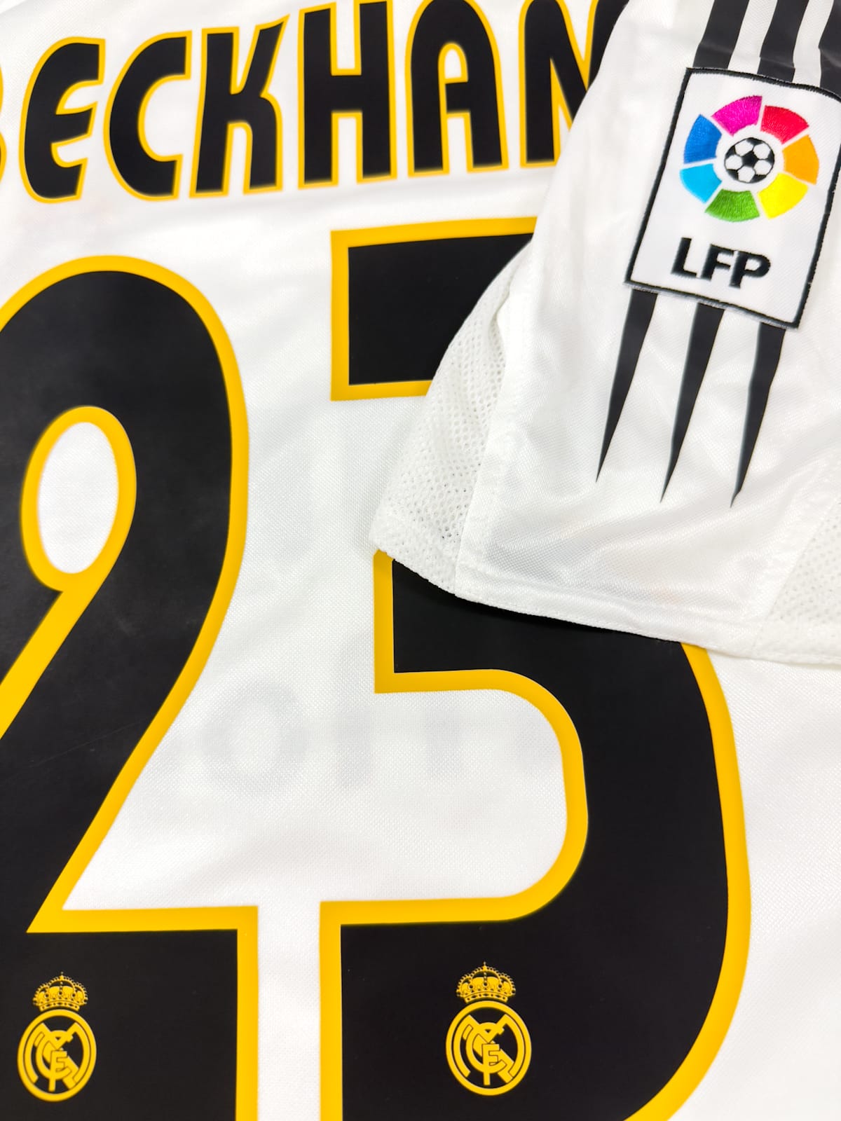 Real Madrid 2004/05 Home (S) BECKHAM #23