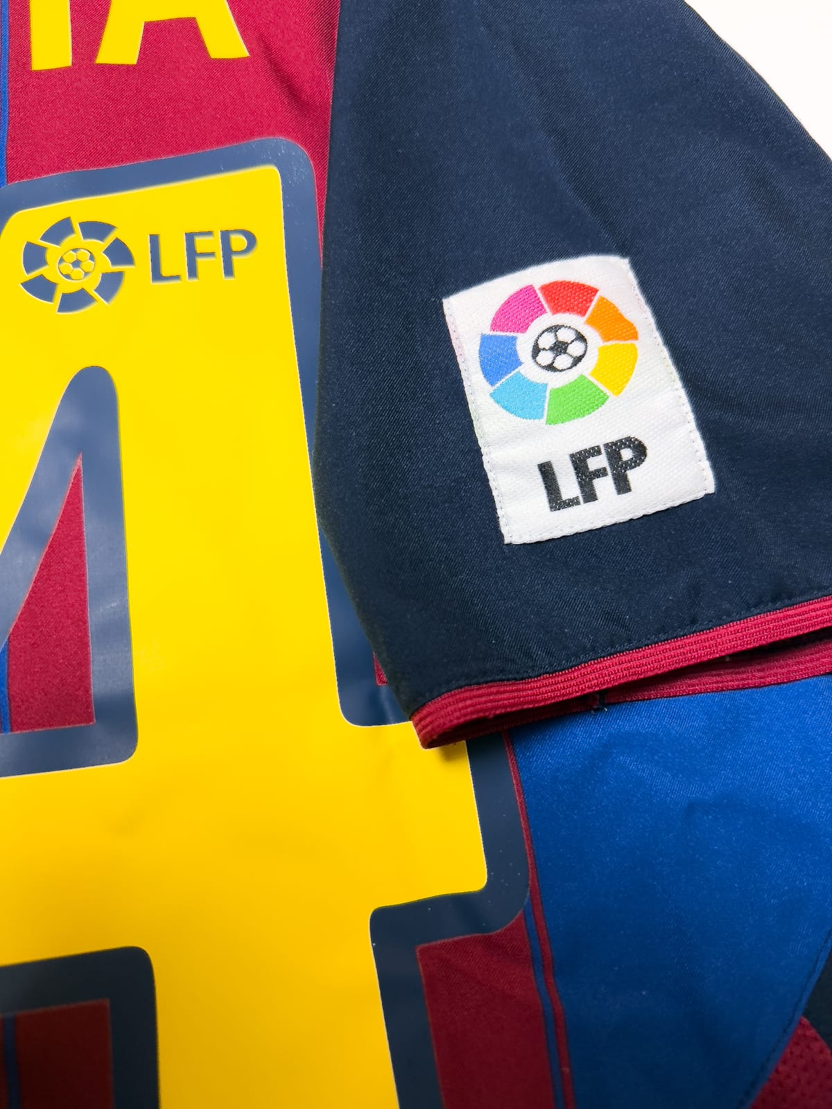 Maillot FC Barcelone 2003/04 Home (S) INIESTA #24