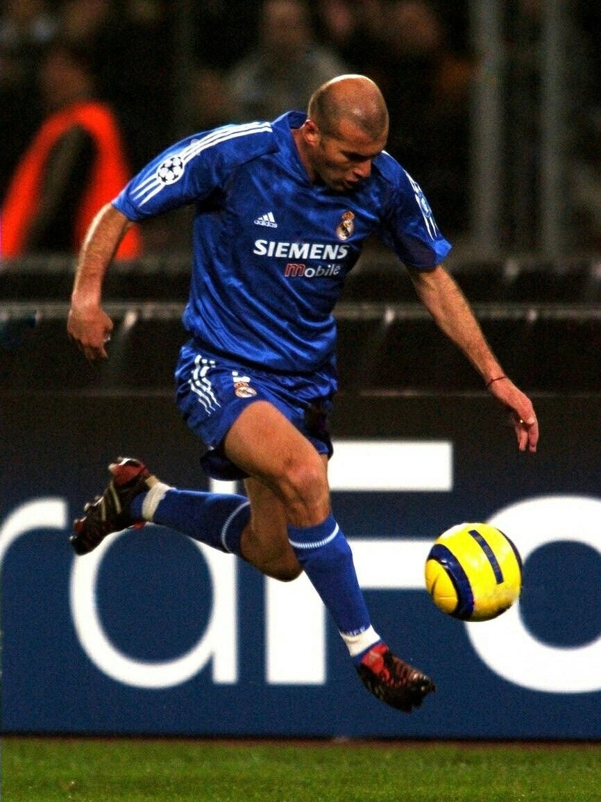 Real Madrid 2004/05 Third (L) ZIDANE #5