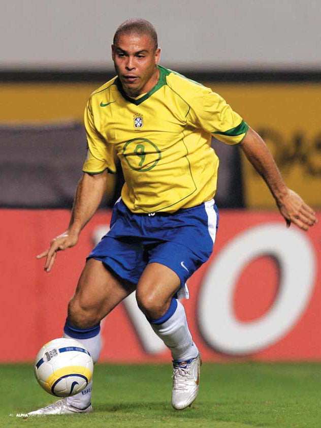 Brazil Limted Edition Boxed 2004 RONALDO #9 – Nike T90 Player Issue