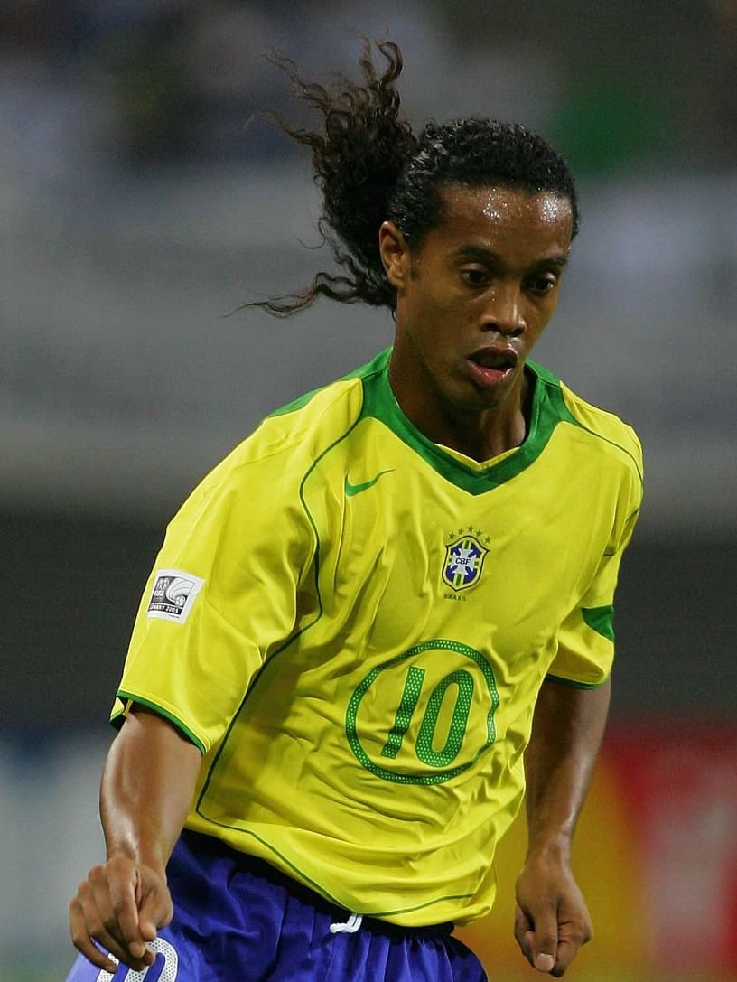 Brazil 2004 Home (L) RONALDINHO #10 – Player Issue
