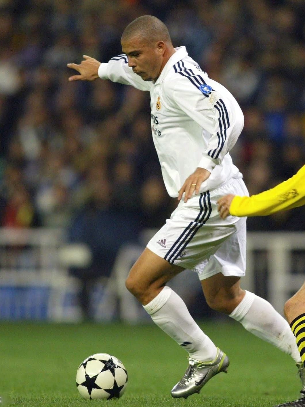 Real Madrid 2002/03 Home (M) RONALDO #11 - Player Issue L/S